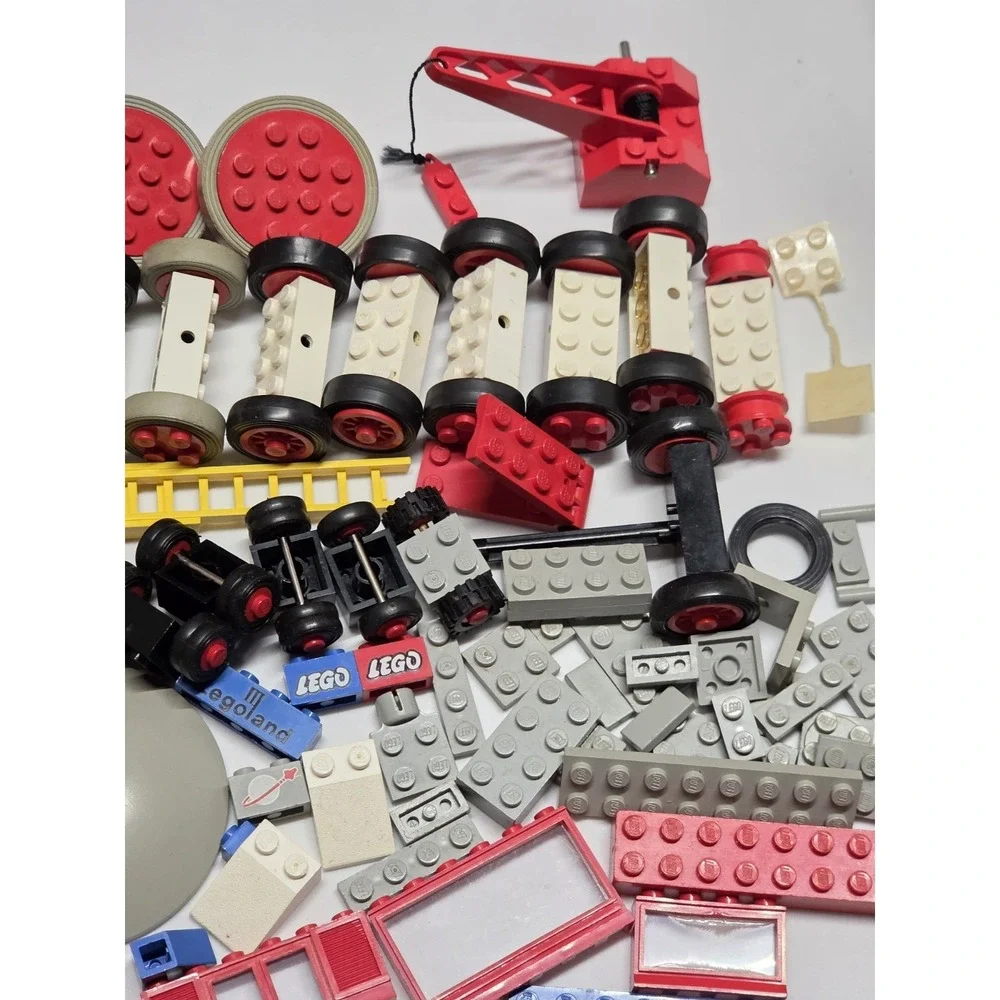VINTAGE LEGO CLASSIC Space Legoland Town Lot Set Parts Wheels Windows Bricks